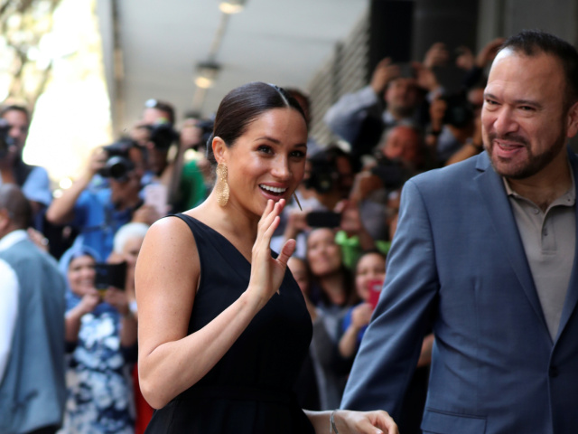 Vojvodkyňa Meghan zo Sussexu sa stretla so zdravotíckymi pracovníkmi a klientskými rodinami, ktorým pomáha organizácia mothers2mothers (m2m).