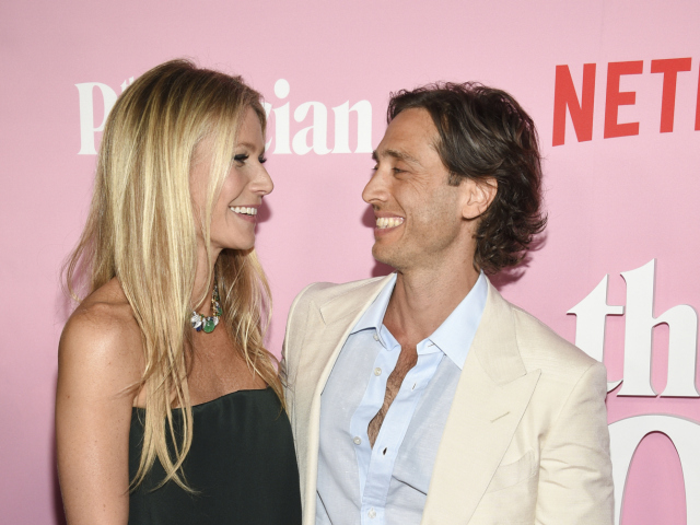 Herečka Gwyneth Paltrow a jej manžel Brad Falchuk vyzerali na premiére filmu The Politician naozaj zamilovane. 