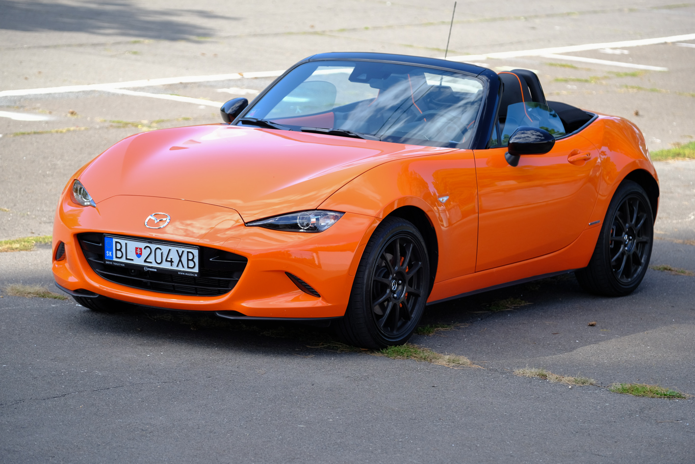 Bez strechy to MX-5 pristane.