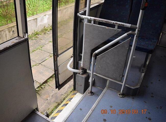 dievca autobus pad 02 foto KR PZ PO