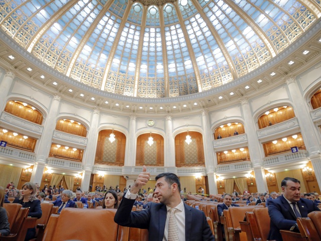 Rumunsko parlament vláda nedôvera vyslovenie