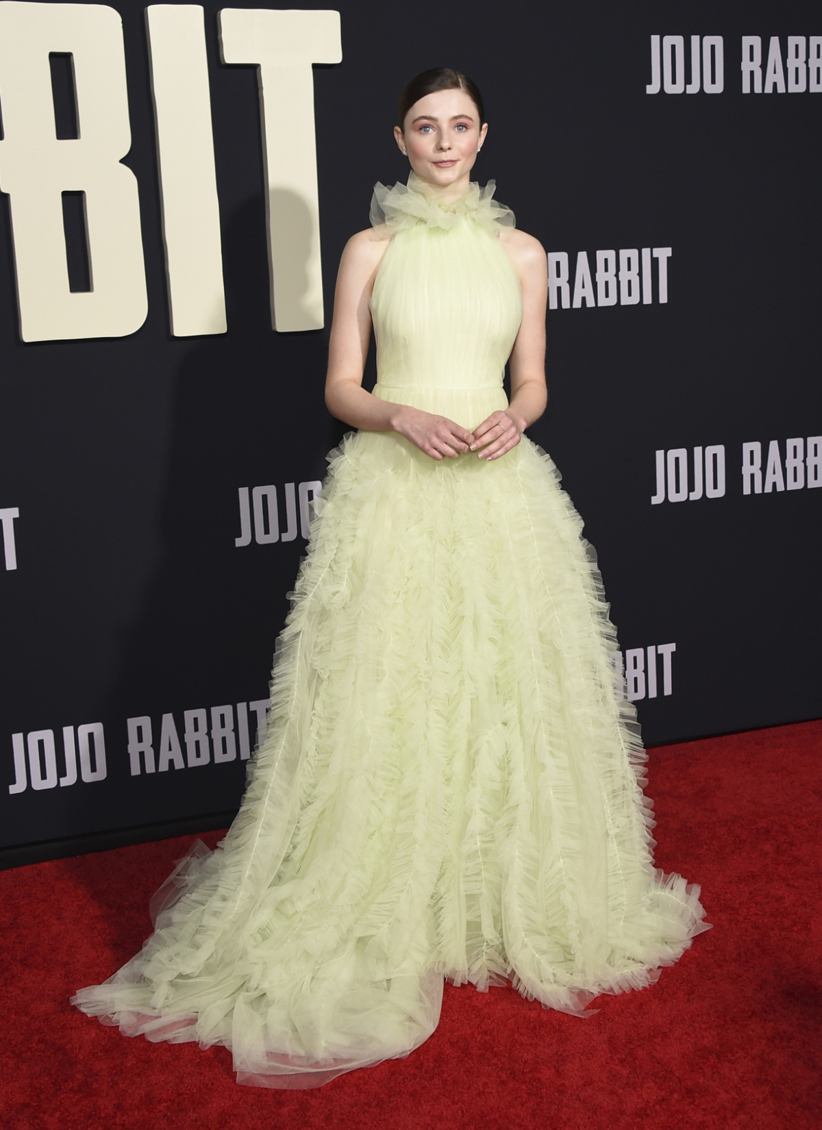 Herečka Thomasin McKenzie prišla na premiéru v kreácii Jason Wu Collection. 