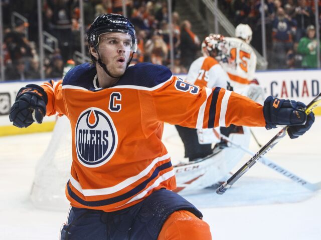 APTOPIX Flyers Oilers Hockey Mcdavid