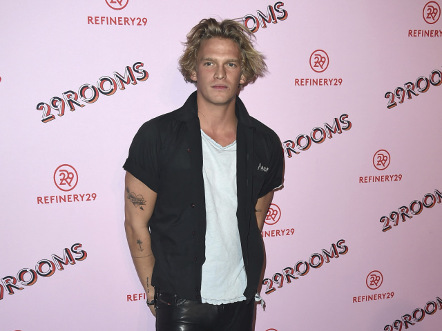Spevák Cody Simpson na archívnom zábere.