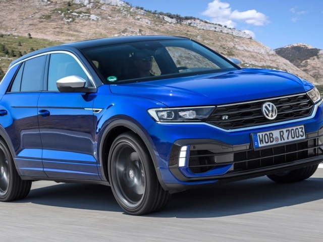 Volkswagen-T-Roc R-2020-1024-23