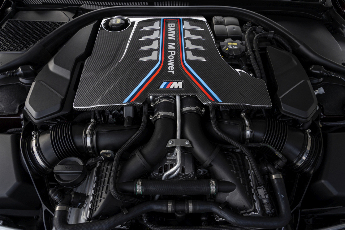 P90369551 high Res the-new-bmw-m8-gran-