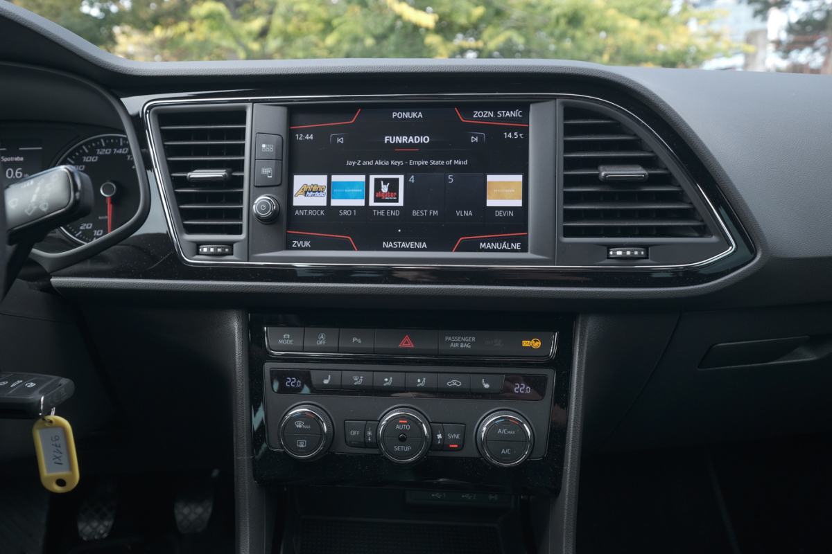 Seat Leon Black Limited