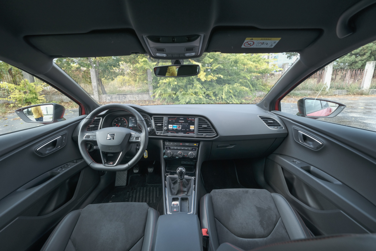 Seat Leon Black Limited