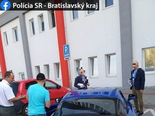 alpine polícia parkovanie