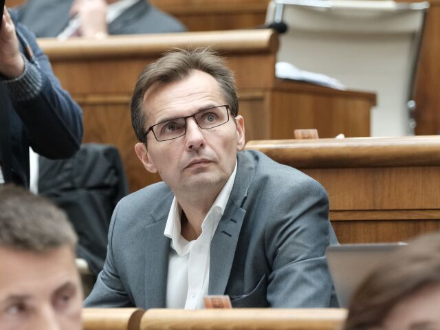 parlament, Galko,