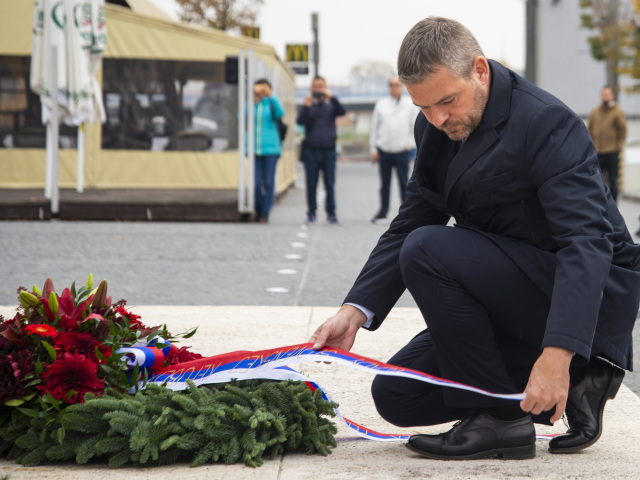 SR politika premiér 101. výročie ČSR Štefánik veniec BAX