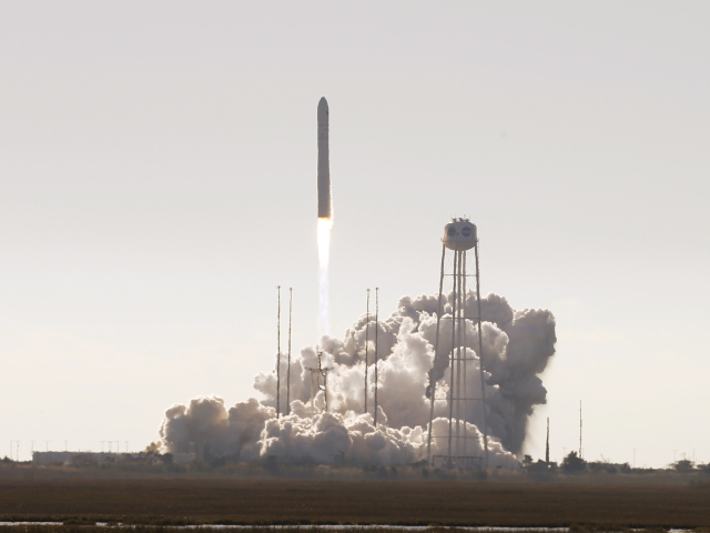 Nákladná kozmická loď Cygnus NG-12, raketa