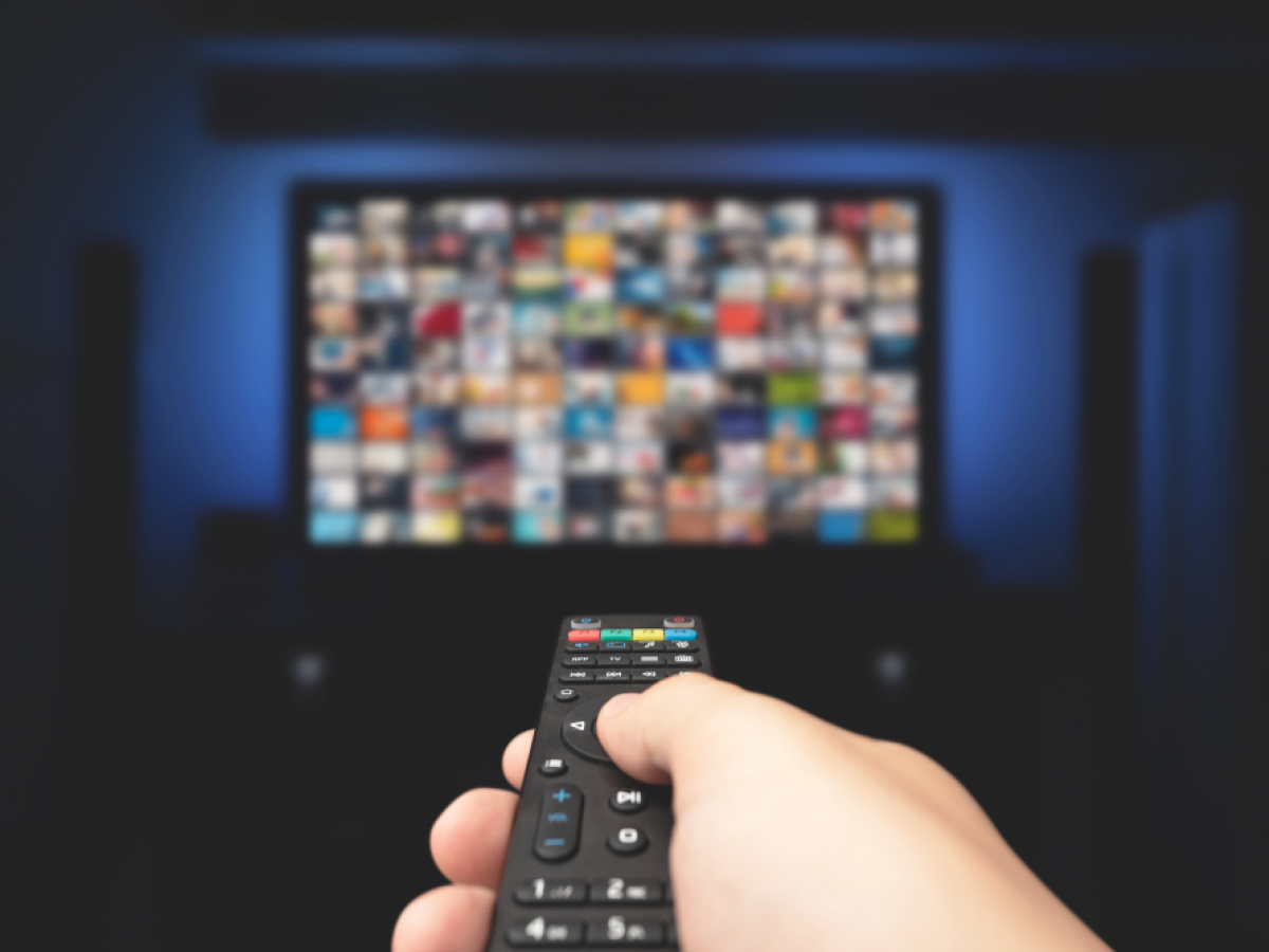 televízia, televízor, sledovanie televízie, seriály, filmy, online televízie, online, nelegálne sledovanie, piráti, pirátske sledovanie,