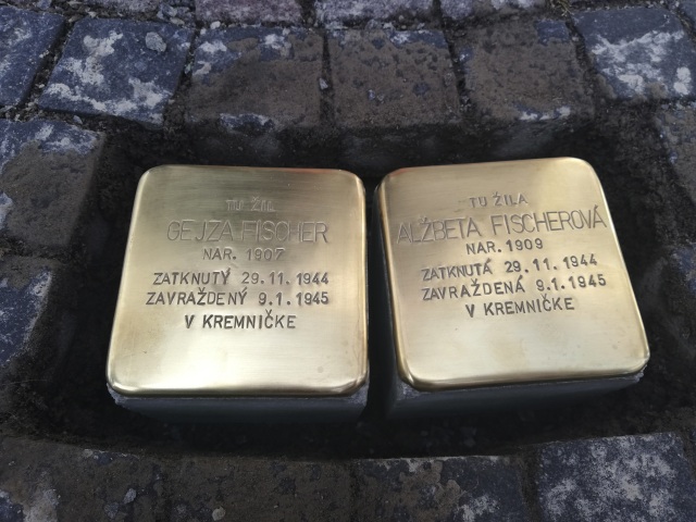 kamene Stolpersteine pamatne fischerovci fašizmus
