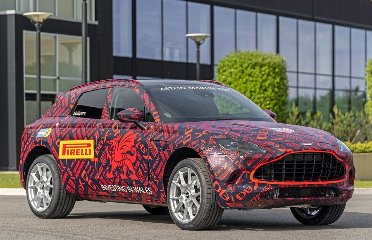 Aston Martin DBX - 2020