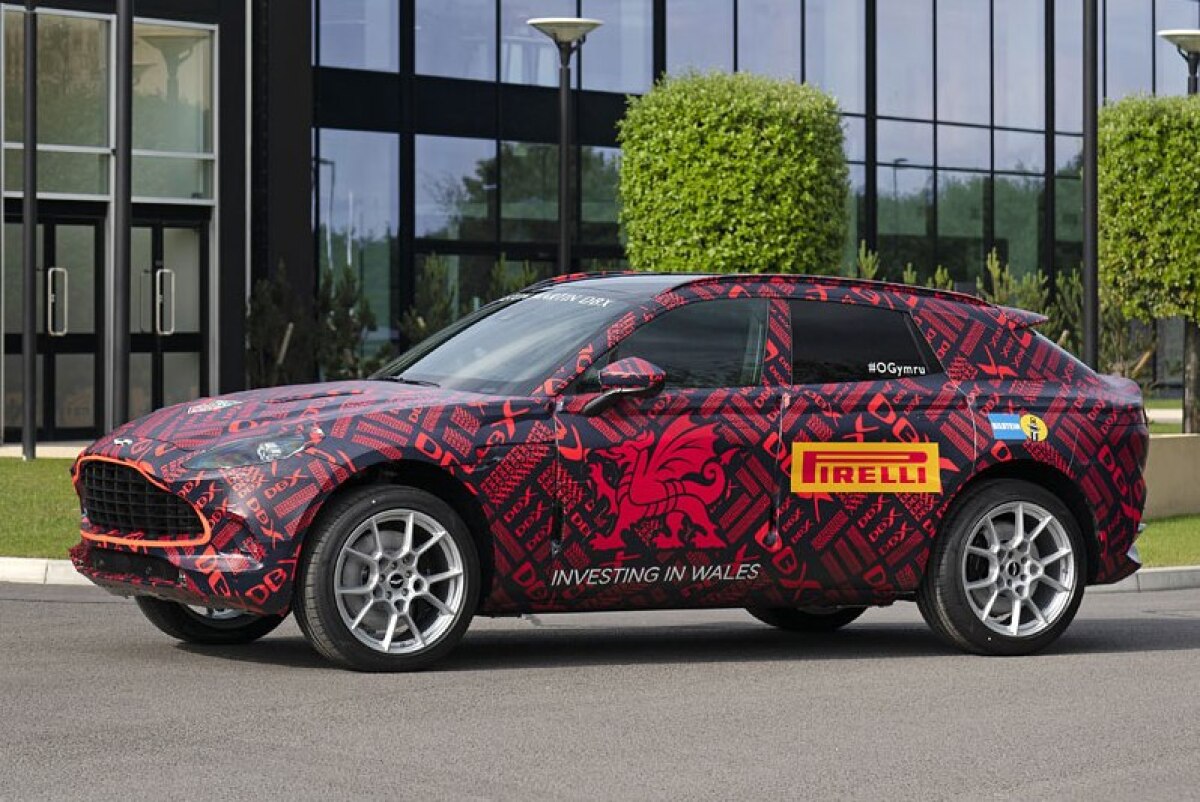Aston Martin DBX - 2020