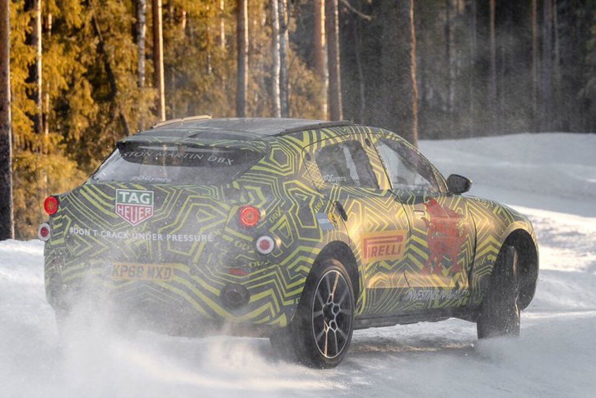Aston Martin DBX - 2020