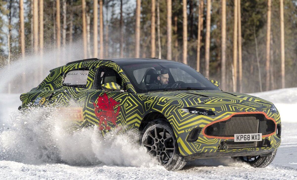 Aston Martin DBX - 2020
