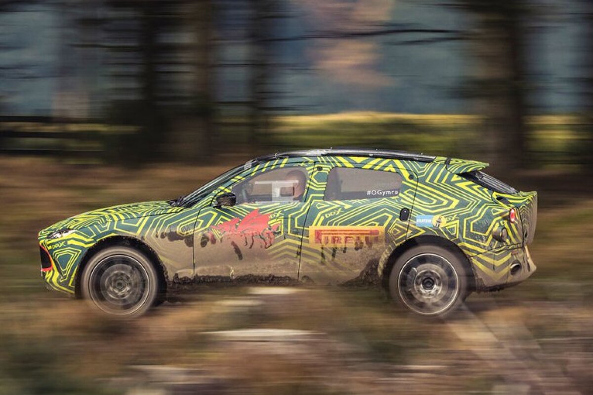 Aston Martin DBX - 2020