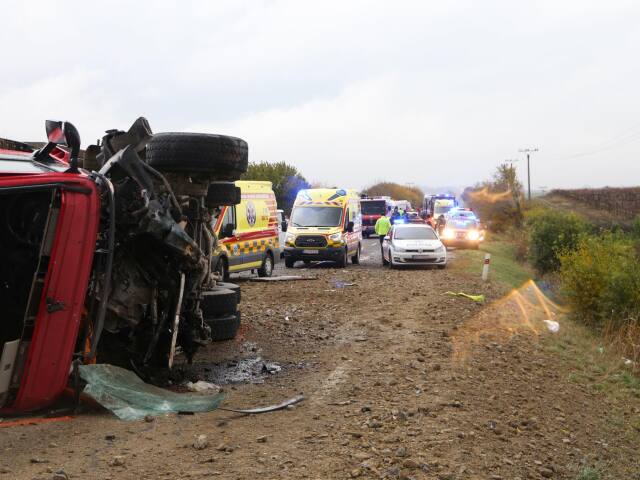 dopravná nehoda Nitrianske Hrnčiarovce nákladné auto hasiči polícia záchranári