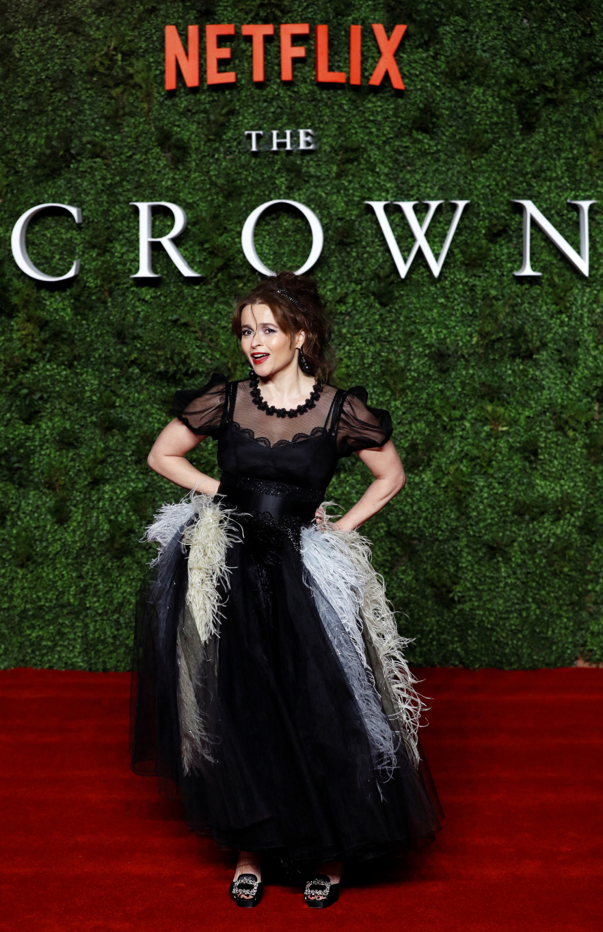 Herečka Helena Bonham Carter prišla v šatách Ryan Lo. 