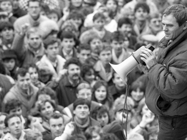 Milan Kňažko, November 1989, jednorazové použitie!!!