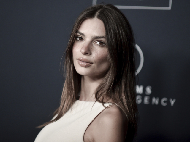 Modelka a herečka Emily Ratajkowski.