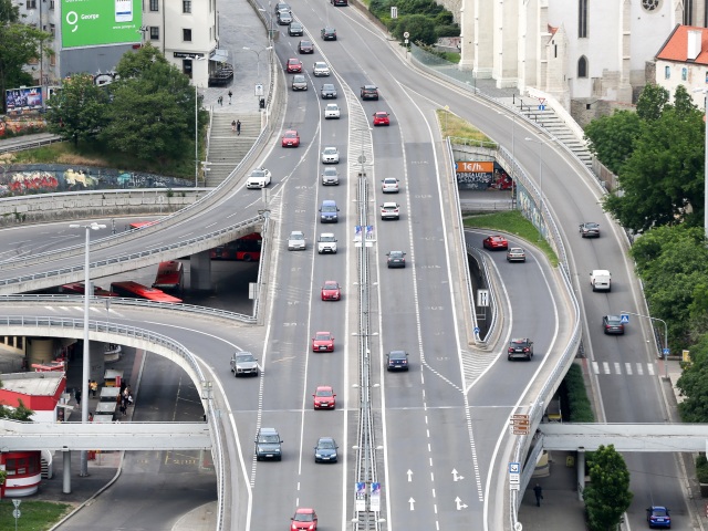 Bratislava, mesto, pohlad, doprava, auto, cesta,