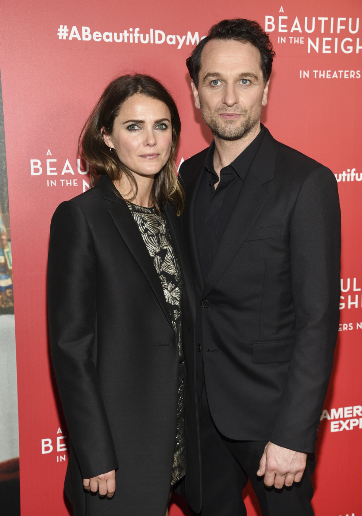 Herečka Keri Russell a jej manžel, herec Matthew Rhys na premietaní filmu A Beautiful Day In The Neighborhood.