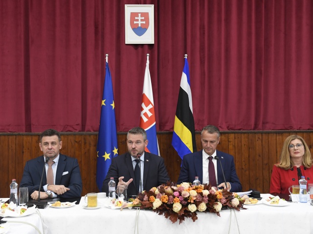 SR Slavošovce výjazdové rokovanie vláda pellegrini raši matečná
