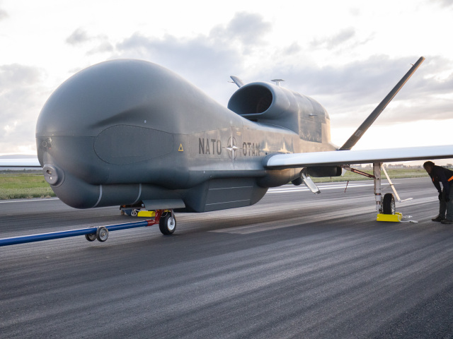 DN - First NATO AGS Remotely Piloted Aircraft Ferries To Main Operating Base In Italy