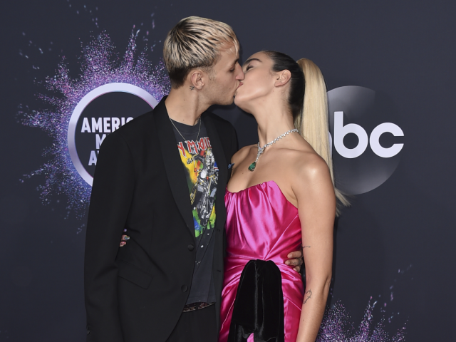 Dua Lipa a Anwar Hadid