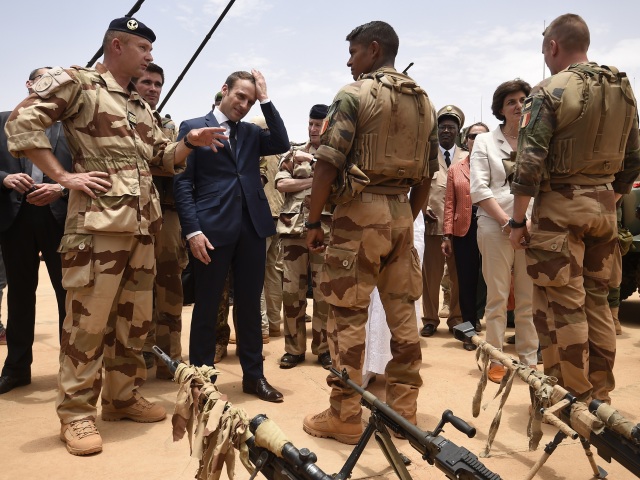 Mali francúzsko Macron vojaci barkhane