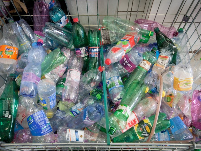 recyklacia, pet flasa, pet flase, plast, triedeny odpad