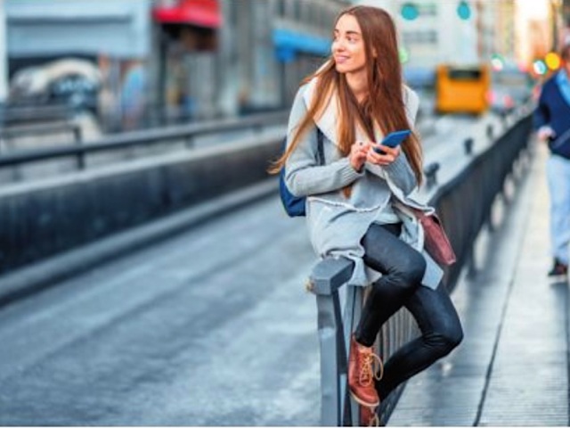 mobil, IT, dievča, mládež, počítač, cestovanie, ulica, doprava