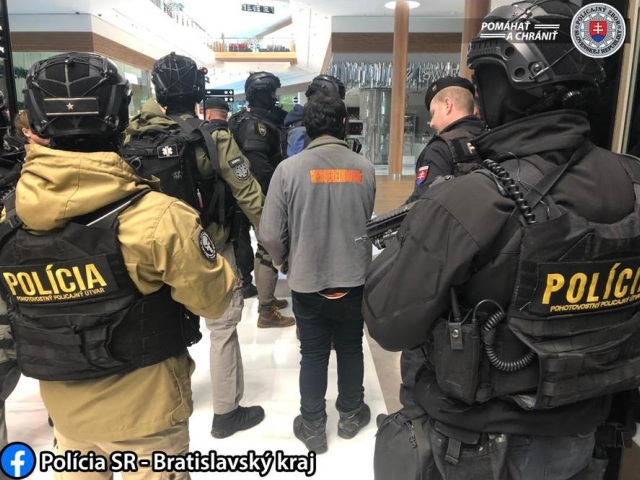polícia, zásah, bomba, aupark