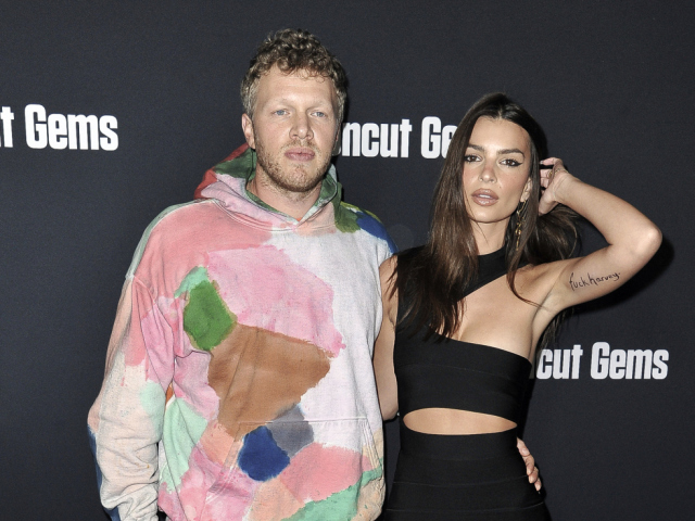 Herec a režisér Sebastian Bear-McClard a jeho manželka - herečka a modelka Emily Ratajkowski.