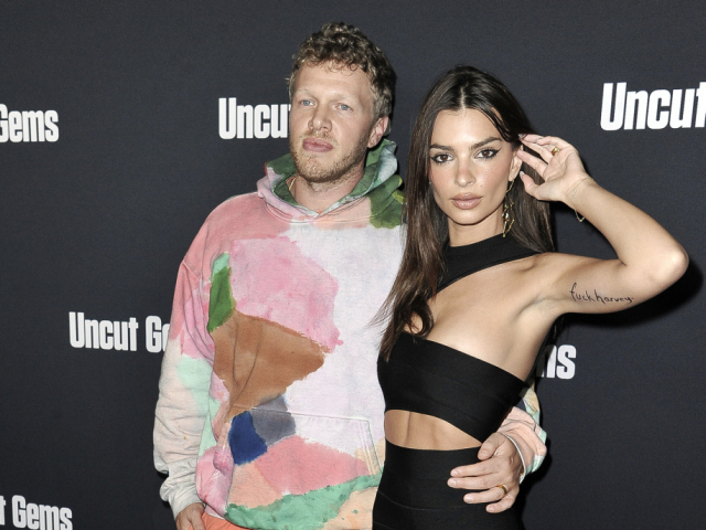 Herec a režisér Sebastian Bear-McClard a jeho manželka - herečka a modelka Emily Ratajkowski.