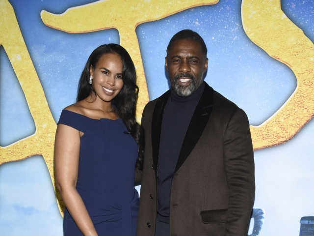 Manželia Sabrina Dhowre Elba a Idris Elba spoločne na premiére filmu Cats. 