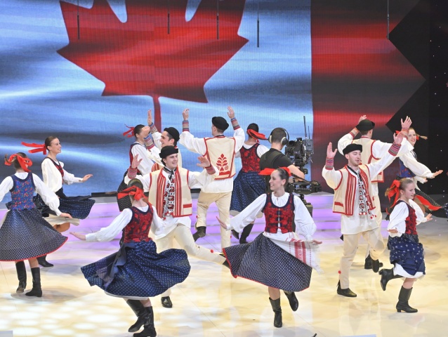 vychodna slovak dancers