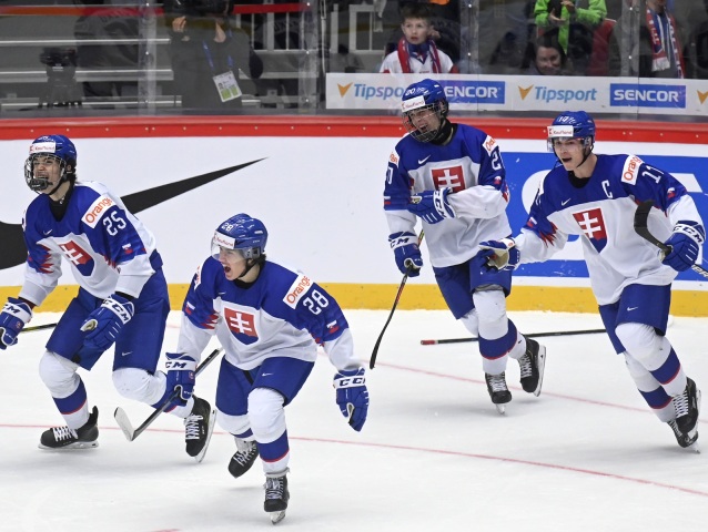 Slovenskí hokejisti do 20 rokov.  