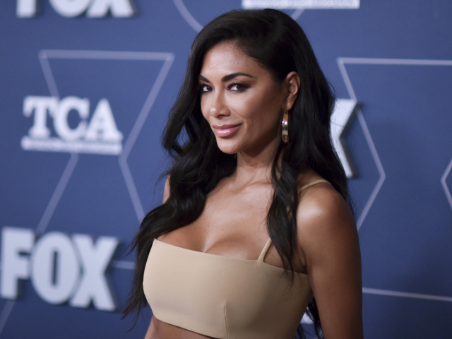Speváčka, tanečnica a herečka Nicole Scherzinger predviedla svoju ukážkovú postavu. 