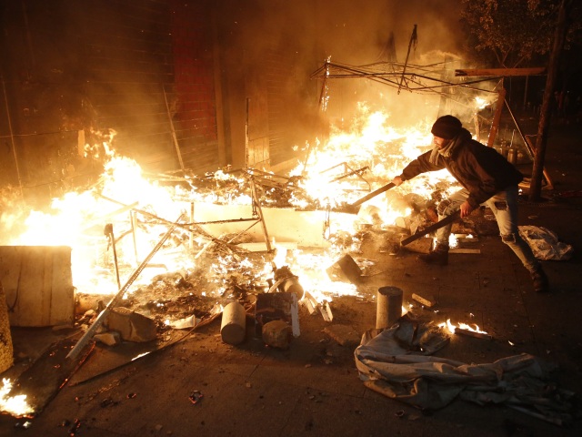 Libanon Protest demonštranti oheň bejrút