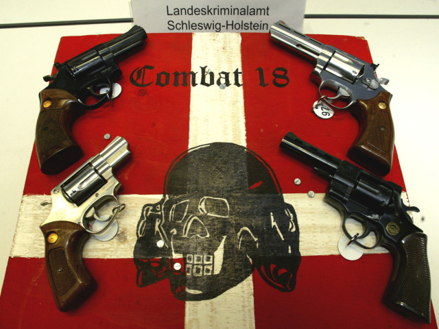 nemecko neonacisti nacizmus fašizmus zbraň krajná pravica Combat 18