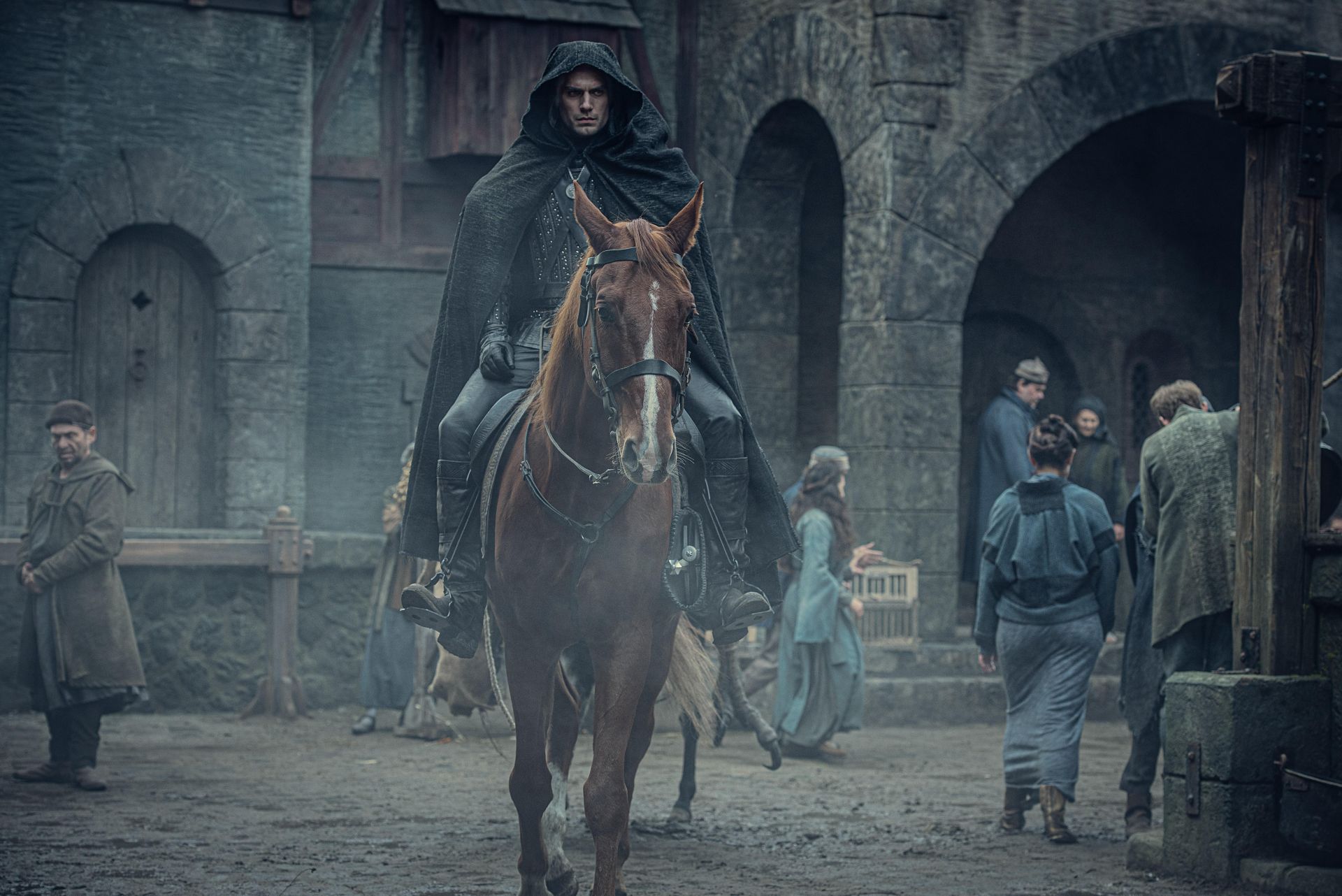 Henry Cavill má namierené na Slovensko. Druhá séria nového hitu Zaklínač sa bude nakrúcať aj u nás.