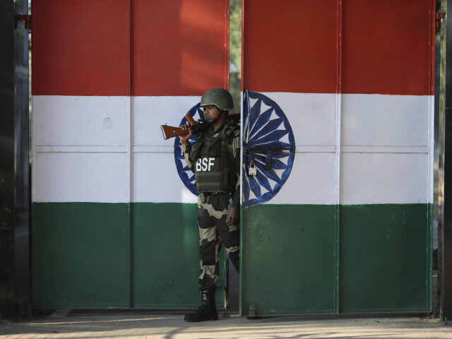 India / Pakistan / vojak / armáda /
