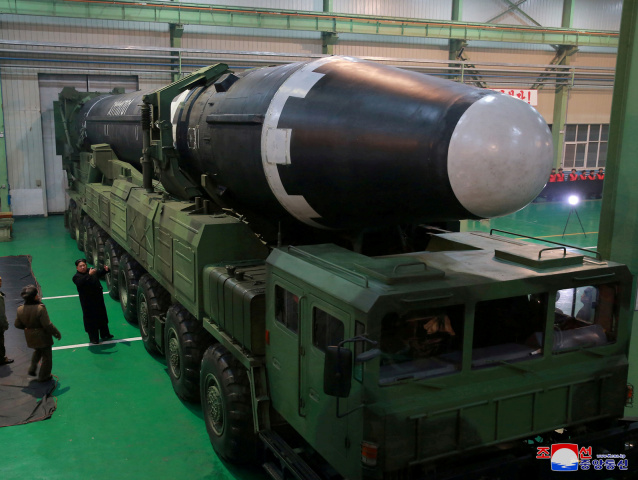 KĽDR / Severná Kórea / Kim-čong un / raketa /