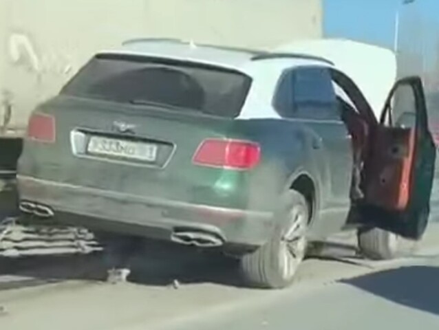 Bentley Bentayga, rusko, nehoda