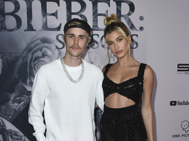 Manželia Justin Bieber a Hailey Baldwin vyzerali ako hrdličky. 