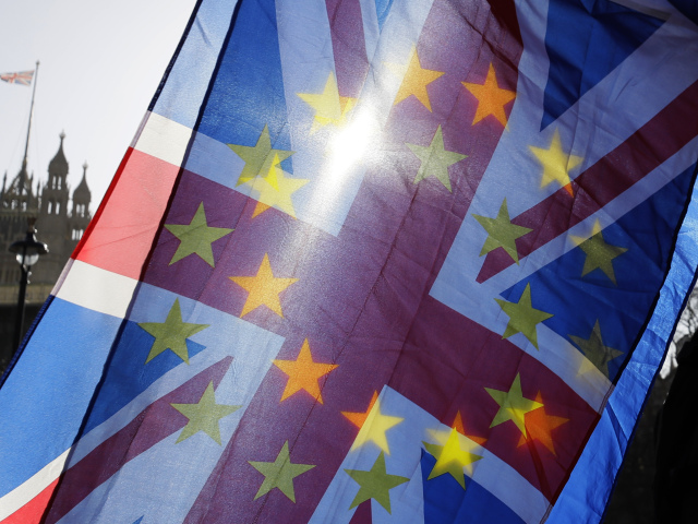 Brexit / Británia / EÚ / vlajka /